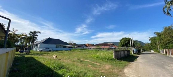 744m² Commercial property in Bang Sare, Thailand No. 15504 2
