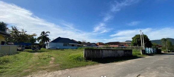 744m² Commercial property in Bang Sare, Thailand No. 15504 3