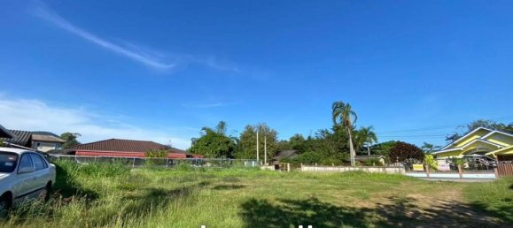 744m² Commercial property in Bang Sare, Thailand No. 15504 4