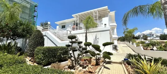 6 bedrooms Villa in Limassol, Cyprus No. 4441 21