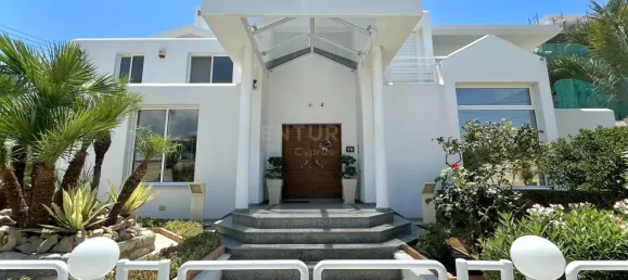 6 bedrooms Villa in Limassol, Cyprus No. 4441 7