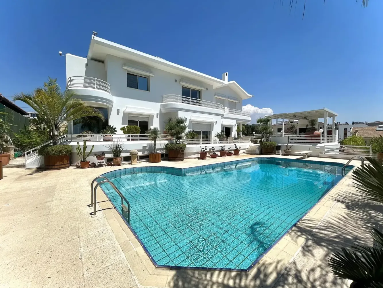 6 bedrooms Villa in Limassol, Cyprus No. 4441