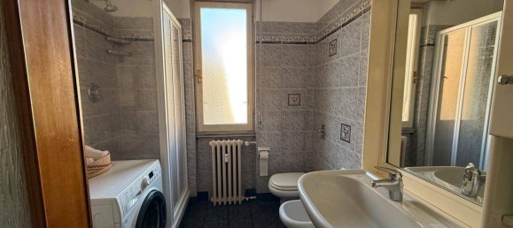 3-salle Appartement à Bresso, Italy No. 187751 2