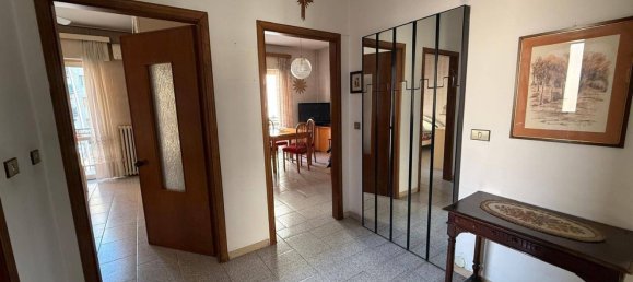 3-salle Appartement à Bresso, Italy No. 187751 11