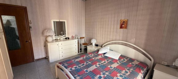 3-salle Appartement à Bresso, Italy No. 187751 12