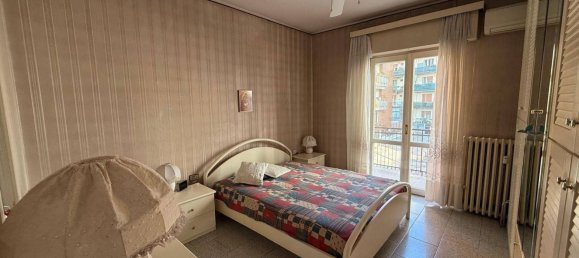 3-salle Appartement à Bresso, Italy No. 187751 13