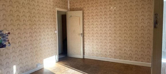 Casa de 3 dormitorios en Bonny-sur-Loire, France No. 327721 10