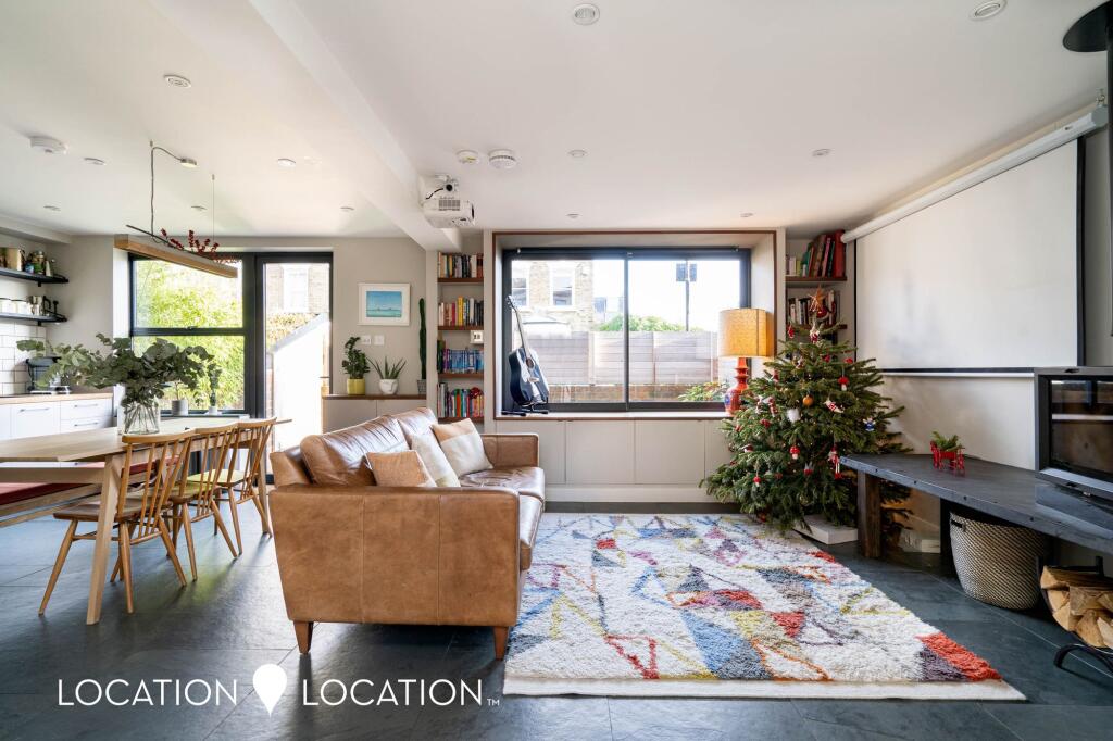 5 bedrooms House in London, United Kingdom No. 4565