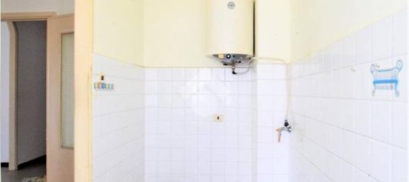 2 Schlafzimmer Wohnung in Novi Ligure, Italy, Nr. 258341 6