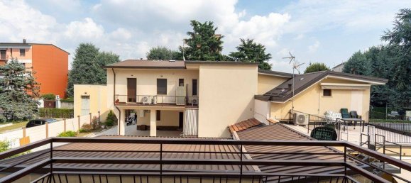 1 bedroom Apartment in Muggiò, Italy No. 378885 4