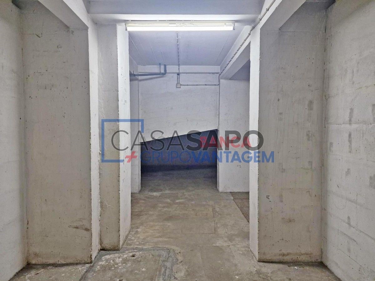 771m² Office in Lisbon, Portugal No. 258787