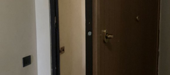 3غرفة شقة في Solaro, Italy رقم 61030 19