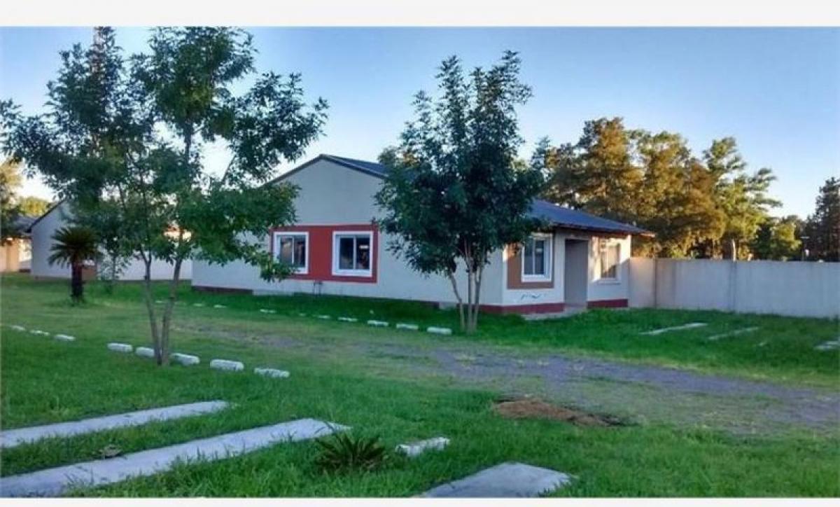 2 bedrooms House in Malvinas Argentinas, Argentina No. 7387