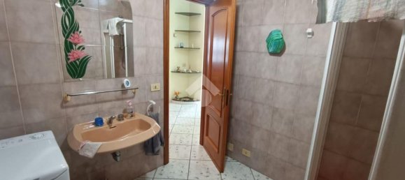 5-salle Appartement à Genoa, Italy No. 36224 34