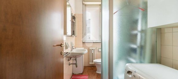 2 bedrooms Apartment in Milan, Italy No. 354250 6