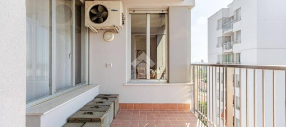 2 bedrooms Apartment in Milan, Italy No. 354250 8