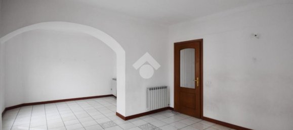 3 bedrooms Apartment in Ivrea, Italy No. 83895 2