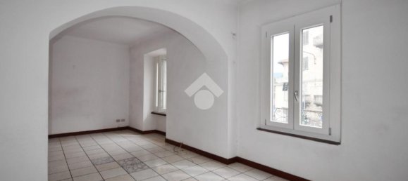 3 bedrooms Apartment in Ivrea, Italy No. 83895 3