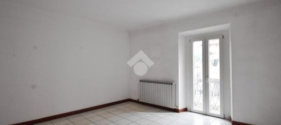 3 bedrooms Apartment in Ivrea, Italy No. 83895 8
