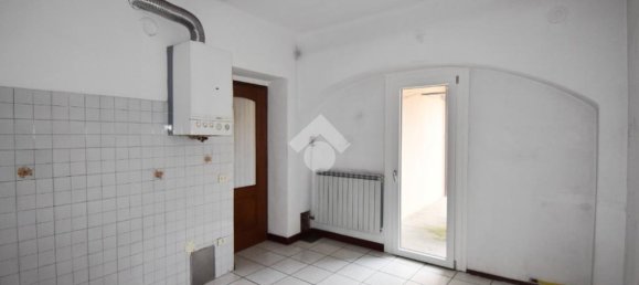 3 bedrooms Apartment in Ivrea, Italy No. 83895 5
