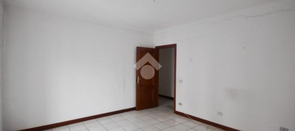 3 bedrooms Apartment in Ivrea, Italy No. 83895 9