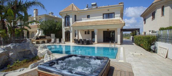 4 Schlafzimmer Villa in Paralimni, Cyprus, Nr. 5707 3