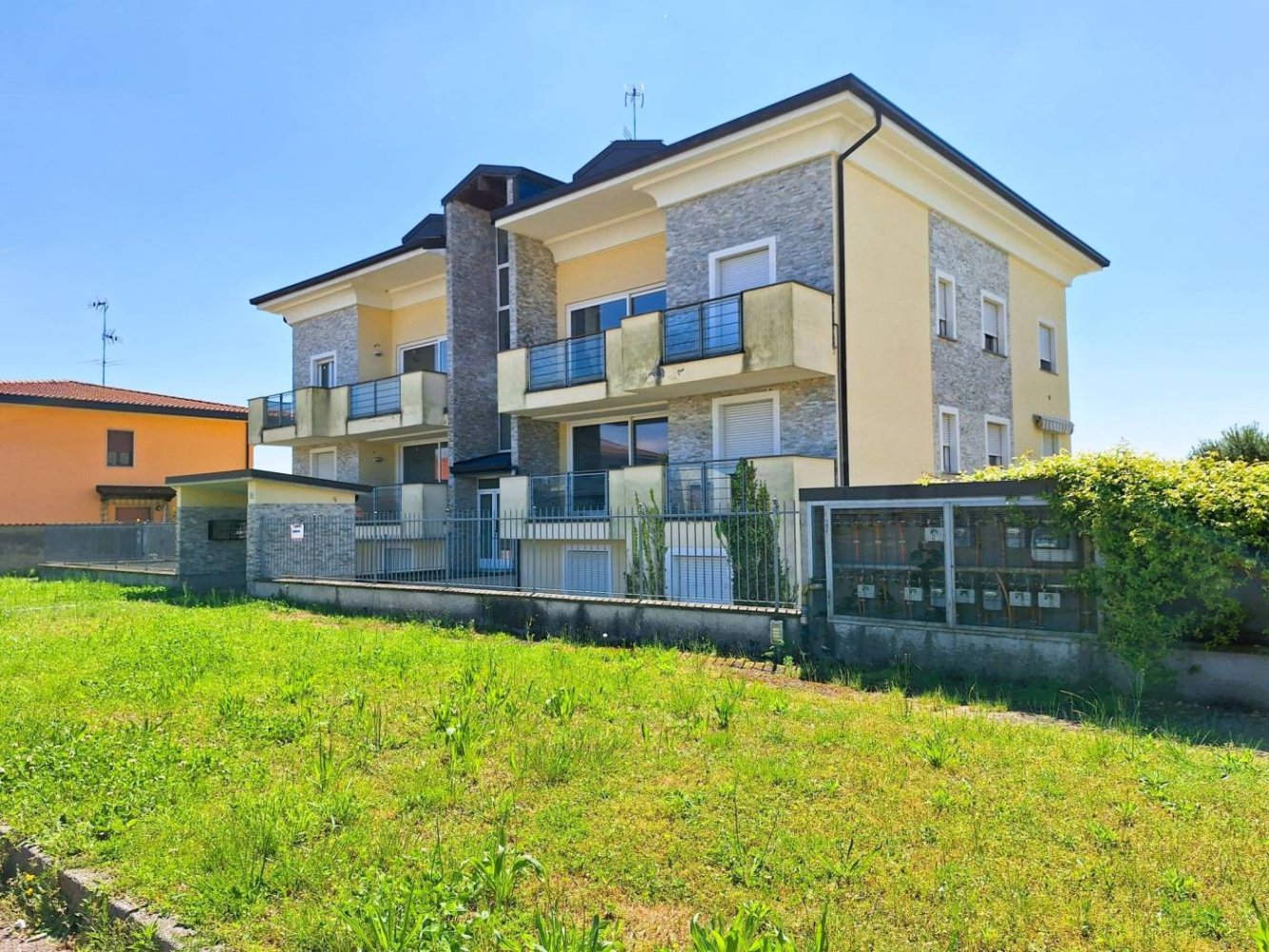 2 غرف نوم شقة في Mesero, Italy رقم 124850