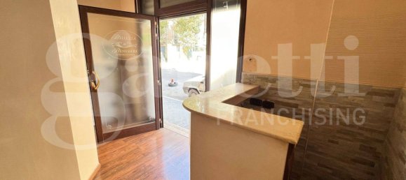 1-Zimmer Gewerbliche Immobilie in Trani, Italy, Nr. 55697 4