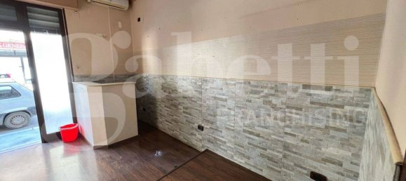 1-Zimmer Gewerbliche Immobilie in Trani, Italy, Nr. 55697 3