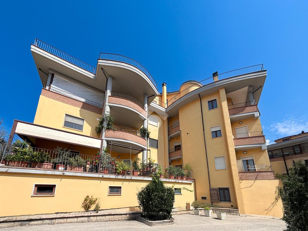 2 bedrooms Penthouse in L'Aquila, Italy No. 346133