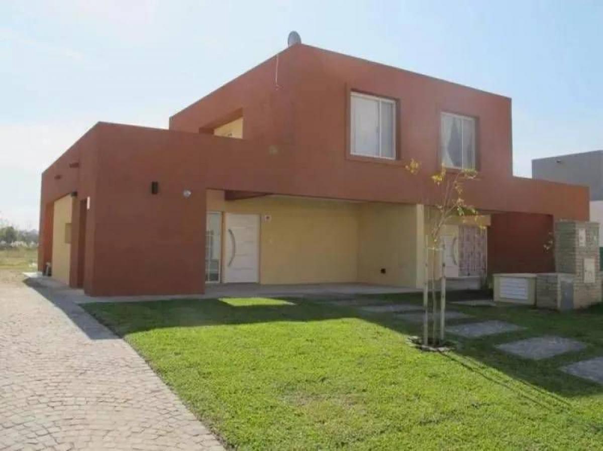 2 bedrooms House in Tigre, Argentina No. 66385