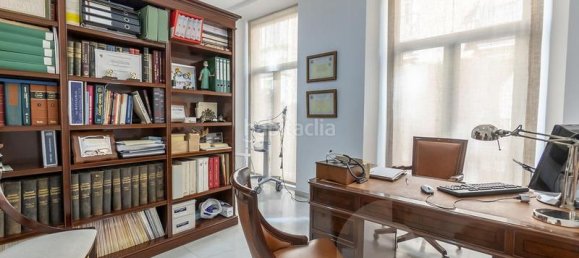 4 bedrooms Office in Malaga, Spain No. 107888 2