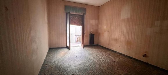 4 rooms Apartment in Torre del Greco, Italy No. 262019 9