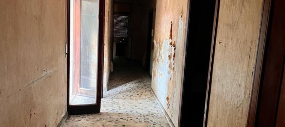 4 rooms Apartment in Torre del Greco, Italy No. 262019 2