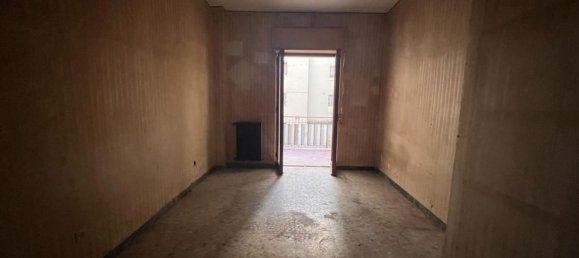 4 rooms Apartment in Torre del Greco, Italy No. 262019 10