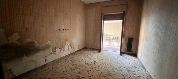 4 rooms Apartment in Torre del Greco, Italy No. 262019 5