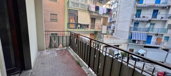 4 rooms Apartment in Torre del Greco, Italy No. 262019 8