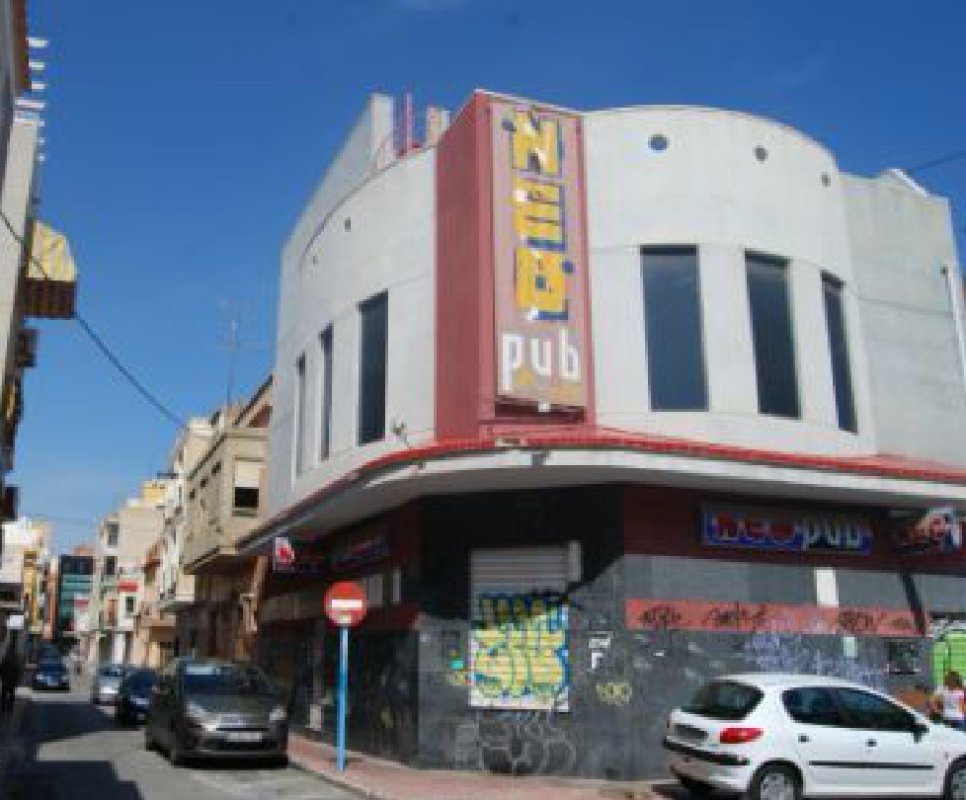 Propriété commerciale à Torrevieja, Spain 360m² No. 290482