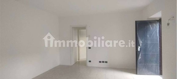 1 bedroom Apartment in Lonate Ceppino, Italy No. 3406 3