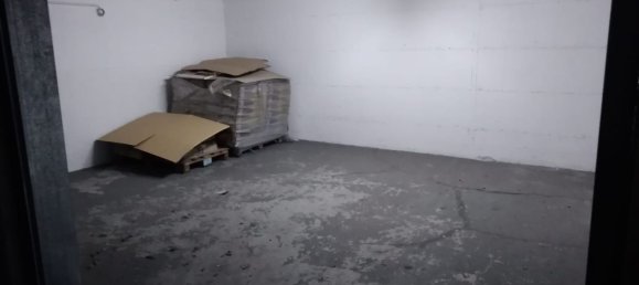 14m² Garage in Parma, Italy No. 67557 2