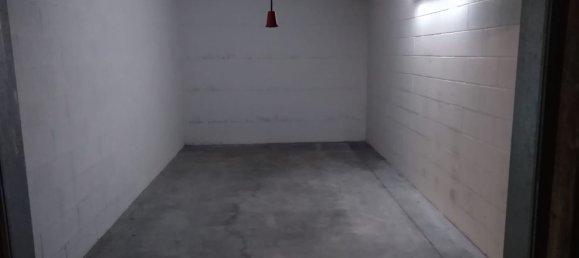 14m² Garage in Parma, Italy No. 67557 5