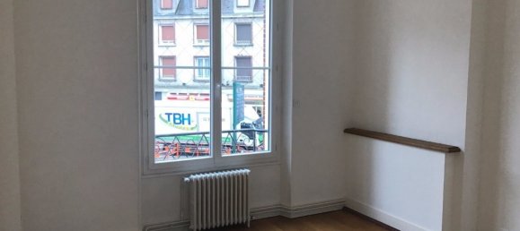 740m² Building in Gien, France No. 67183 5