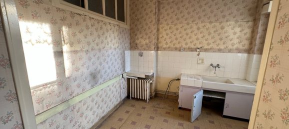 740m² Building in Gien, France No. 67183 12