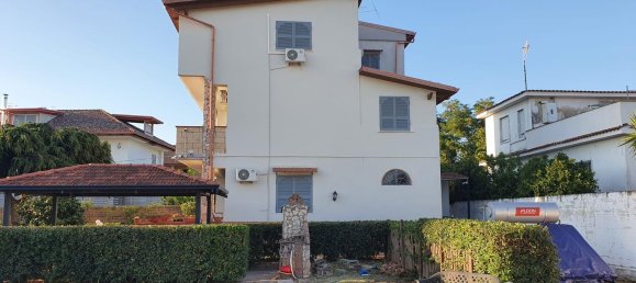 7-salle Villa à Giugliano in Campania, Italy No. 227618 5