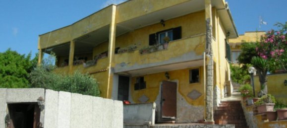 Casa de 4 habitaciónes en Ardea, Italy No. 192278 2