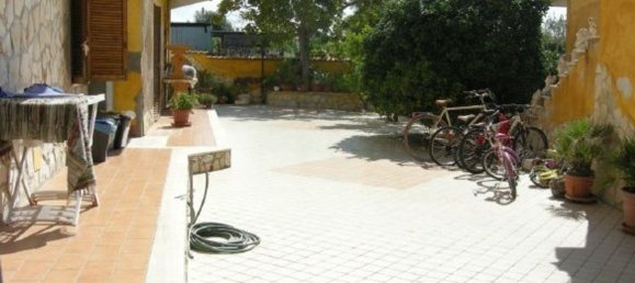 Casa de 4 habitaciónes en Ardea, Italy No. 192278 20