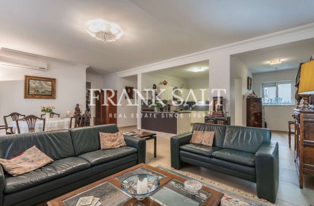 Квартира с 2 спальнями в Слима, Мальта № 4621