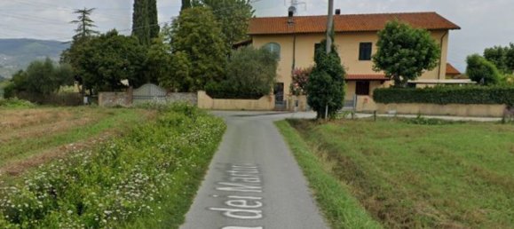 5 rooms Apartment in Calcinaia, Italy No. 199580 2