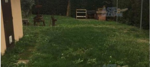 5 rooms Apartment in Calcinaia, Italy No. 199580 8