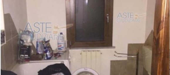 5 rooms Apartment in Calcinaia, Italy No. 199580 6